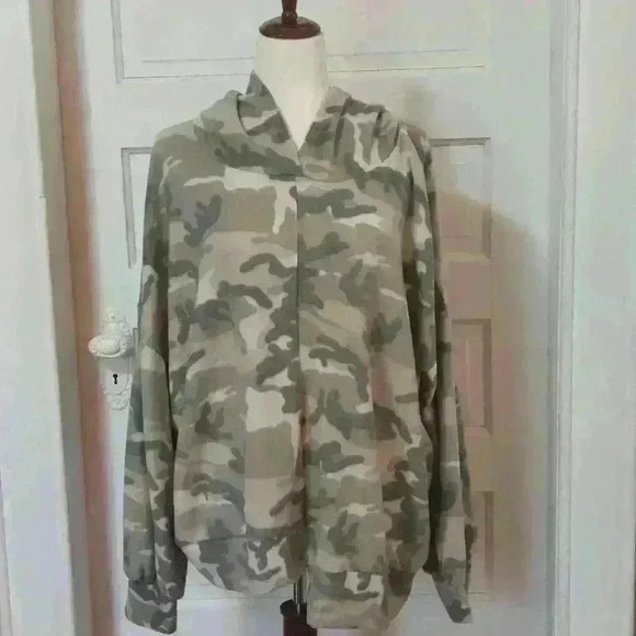 Camo Skull Hoodie #000M - Picture 3 of 4